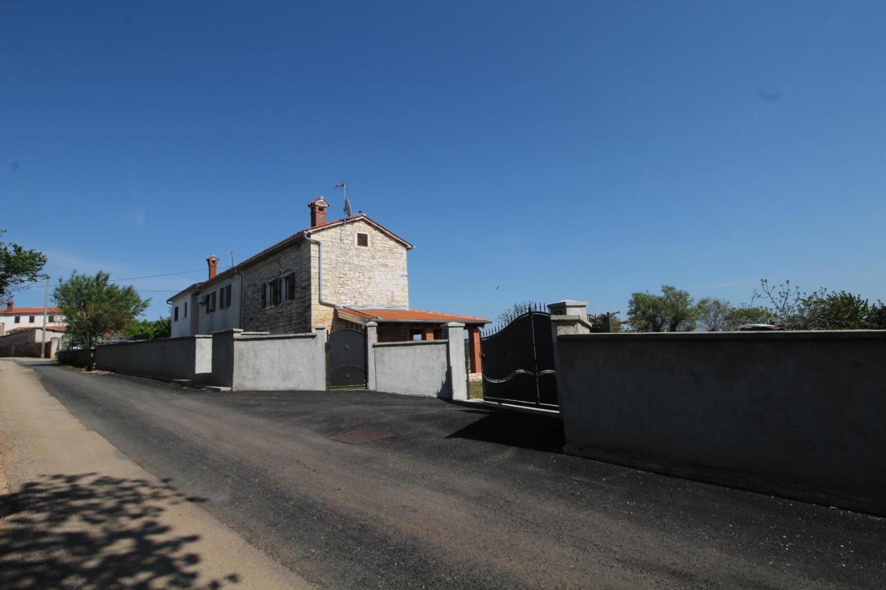 Višnjan Holiday Home Zora מראה חיצוני תמונה