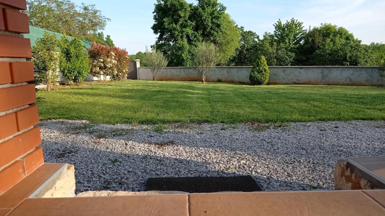 Višnjan Holiday Home Zora מראה חיצוני תמונה