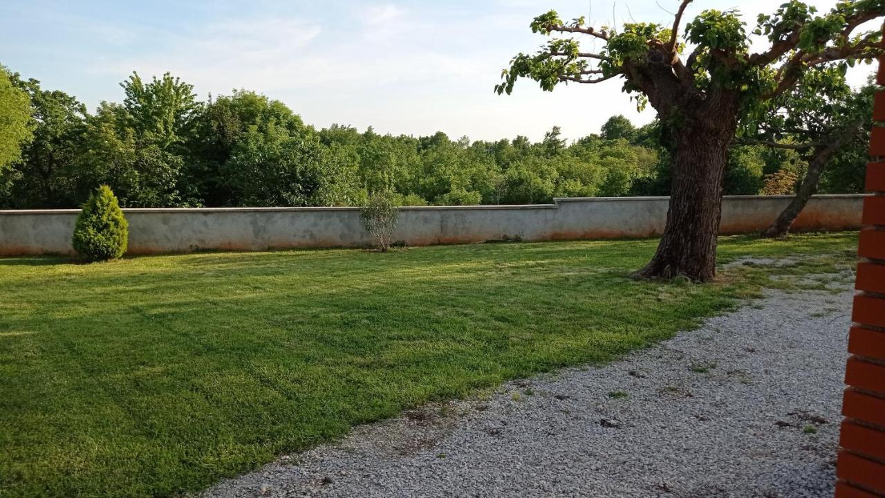 Višnjan Holiday Home Zora מראה חיצוני תמונה