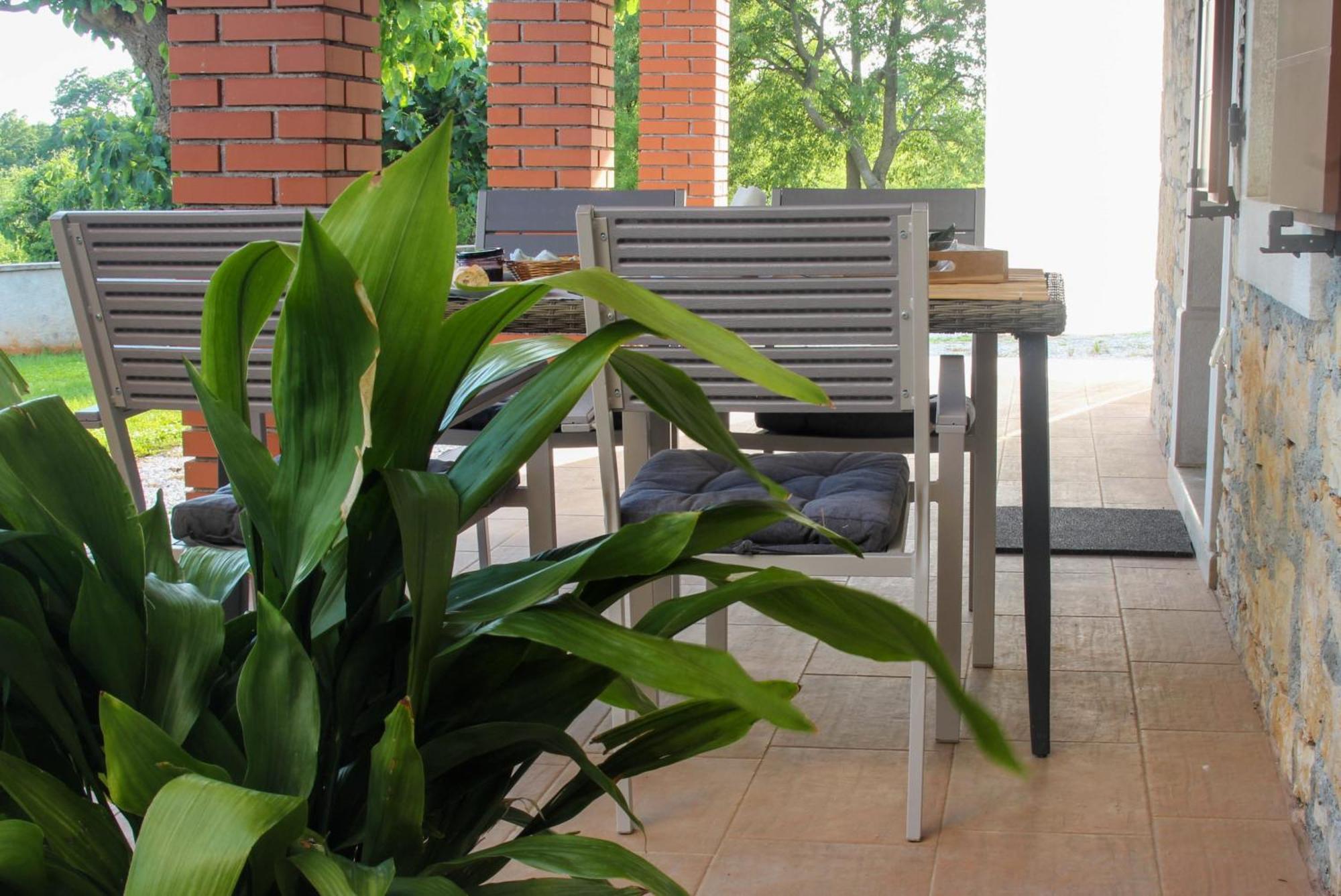 Višnjan Holiday Home Zora מראה חיצוני תמונה