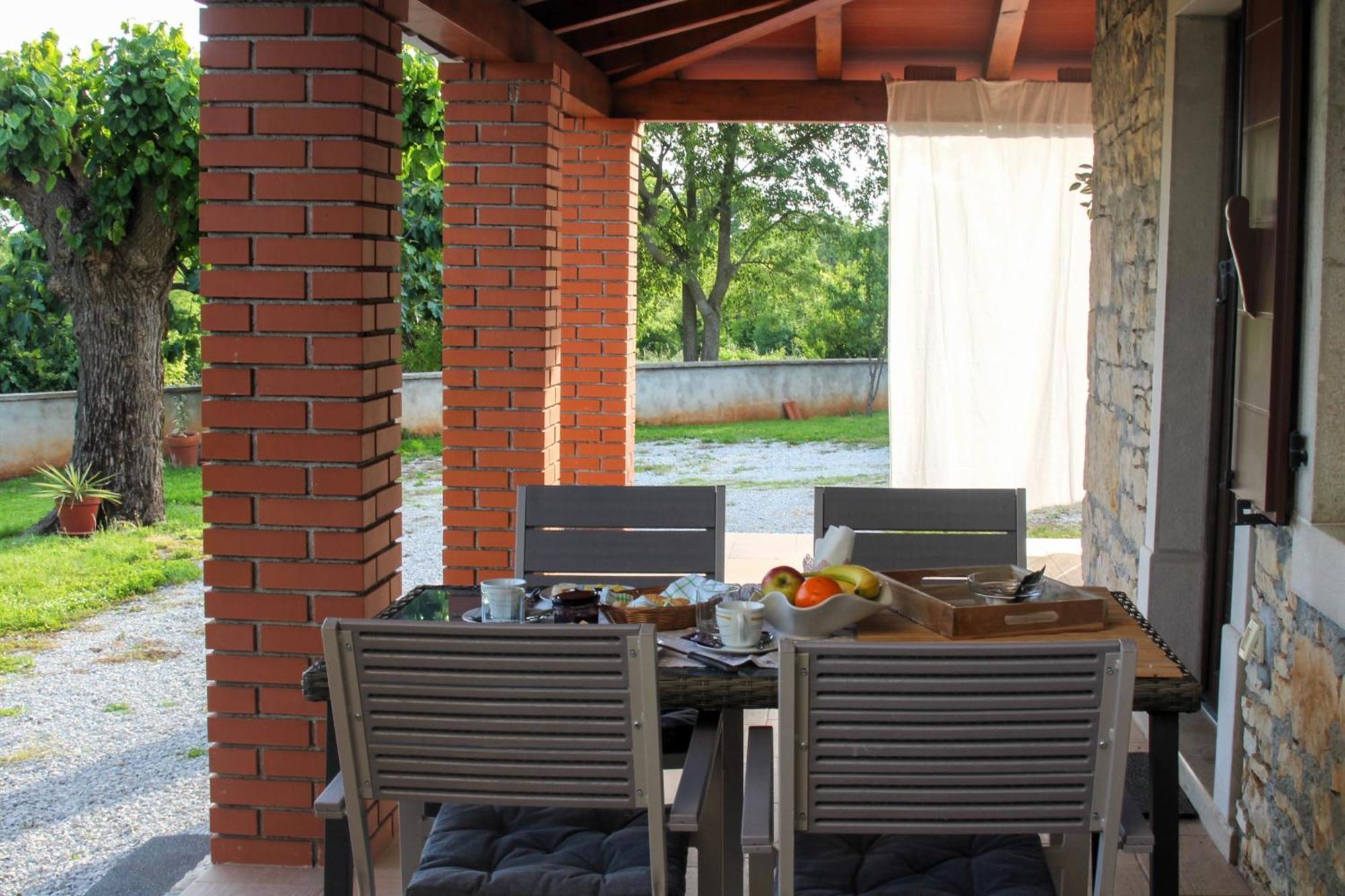 Višnjan Holiday Home Zora מראה חיצוני תמונה